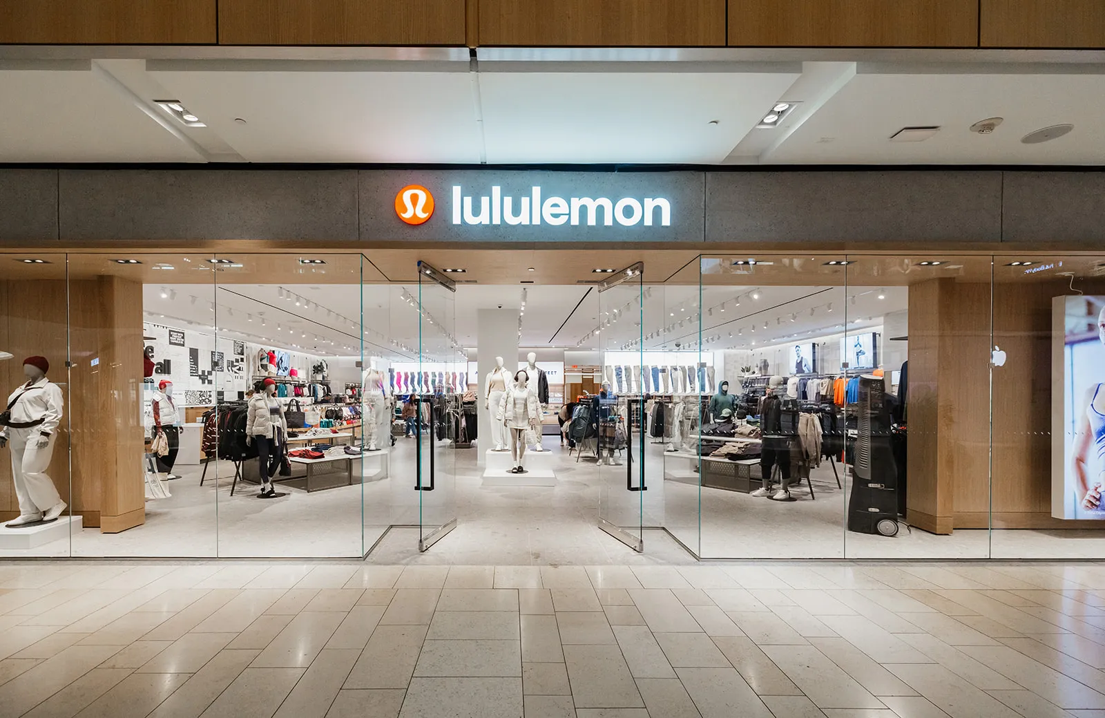galleria_holiday_112124-8806.jpg